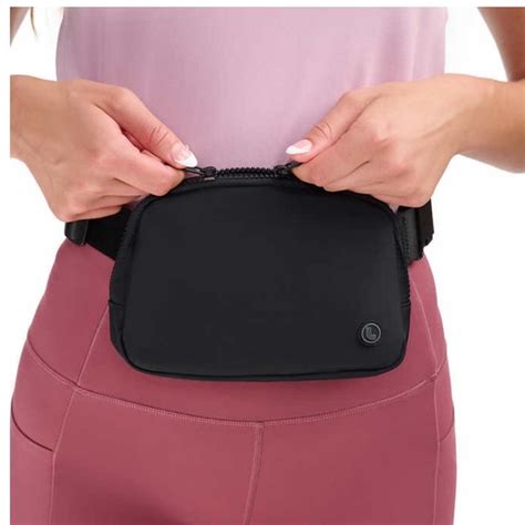 lole unisex belt bag.